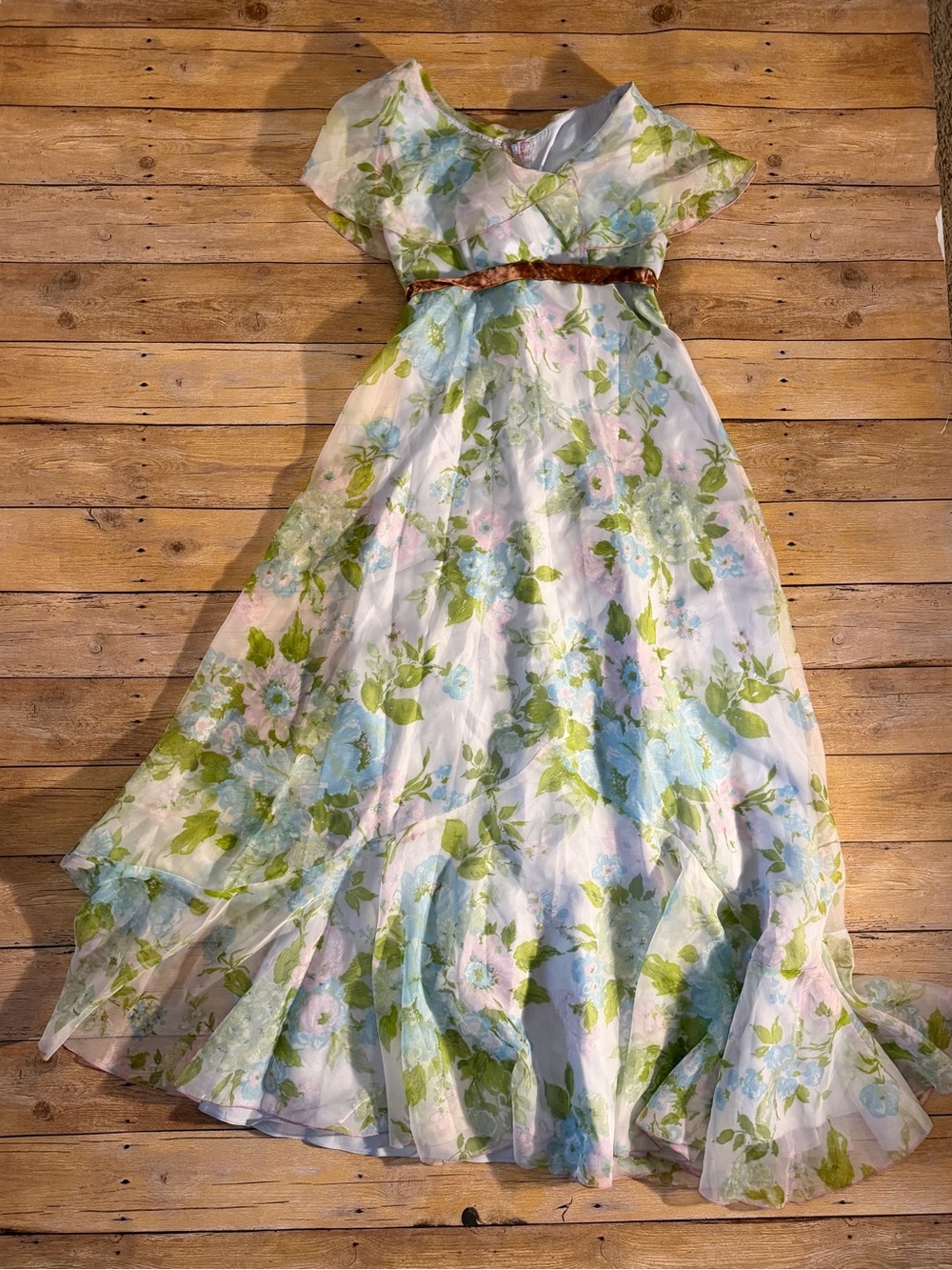 Vintage dreamy floral maxi dress
